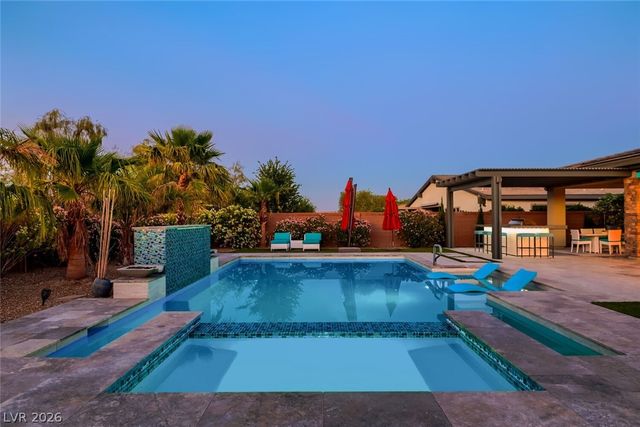 8494 Wolf Mountain Court, Las Vegas, NV 89129