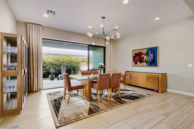 8494 Wolf Mountain Court, Las Vegas, NV 89129