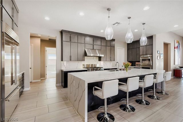 8494 Wolf Mountain Court, Las Vegas, NV 89129