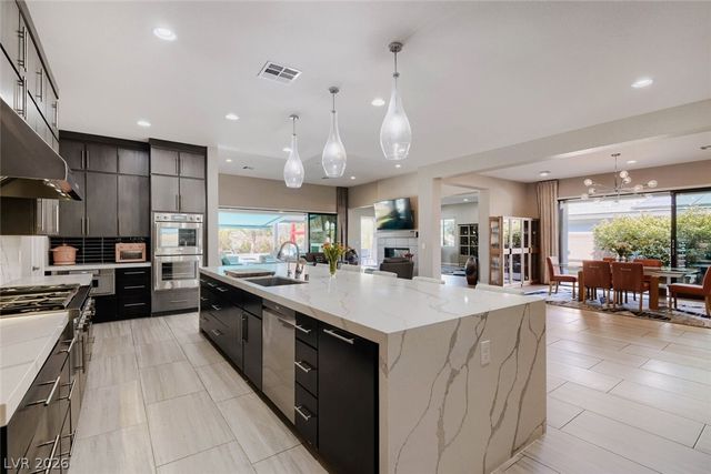 8494 Wolf Mountain Court, Las Vegas, NV 89129