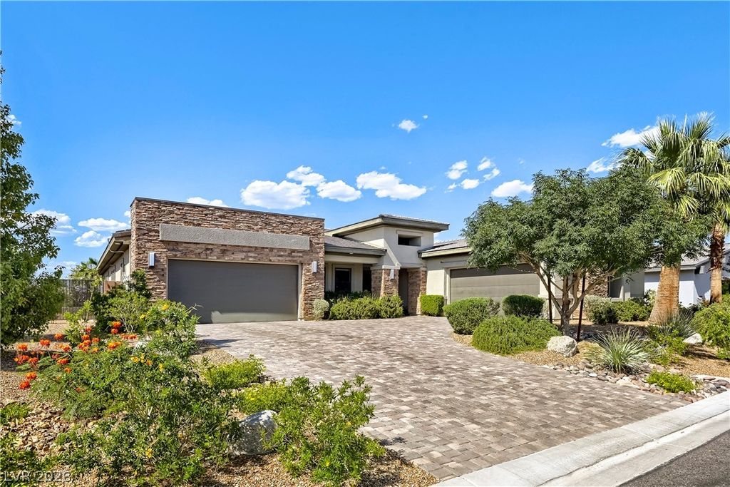8494 Wolf Mountain Court, Las Vegas, NV 89129