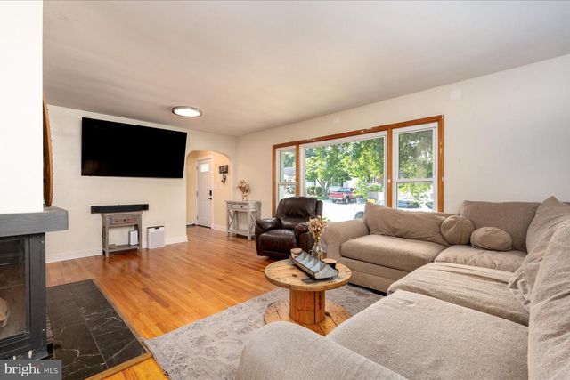 402 JOYCE DR, Glen Burnie, MD 21061
