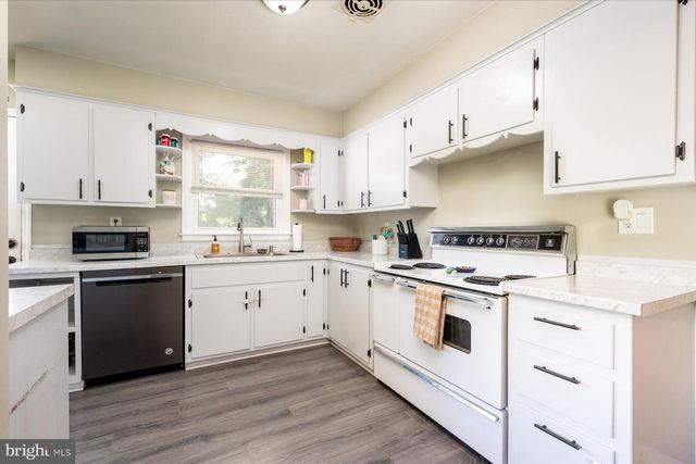 402 JOYCE DR, Glen Burnie, MD 21061