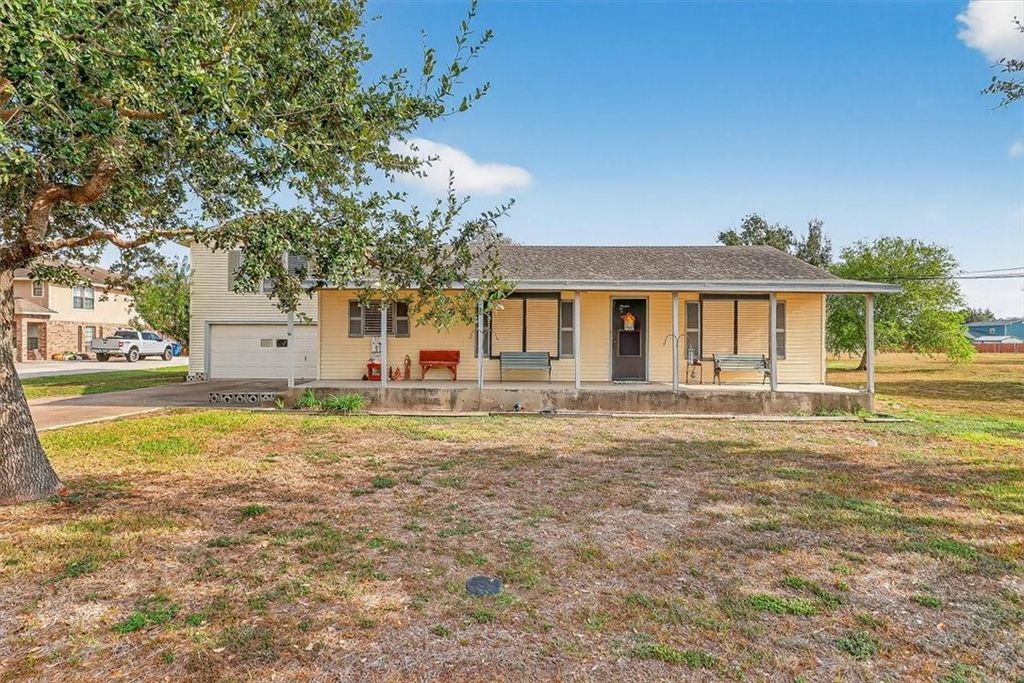5226 Cain Dr, Corpus Christi, TX 78411