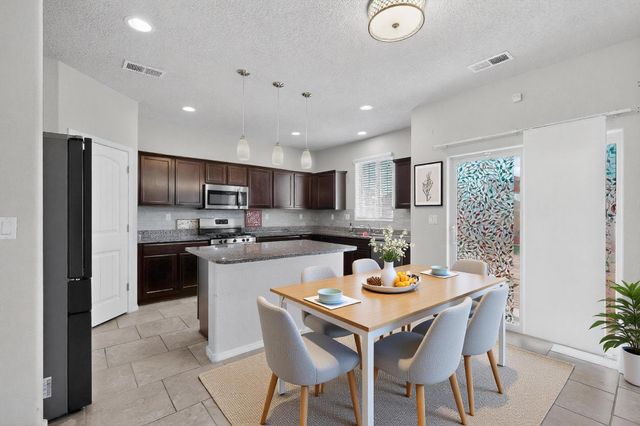 2405 Sorral Way SW, Albuquerque, NM 87121