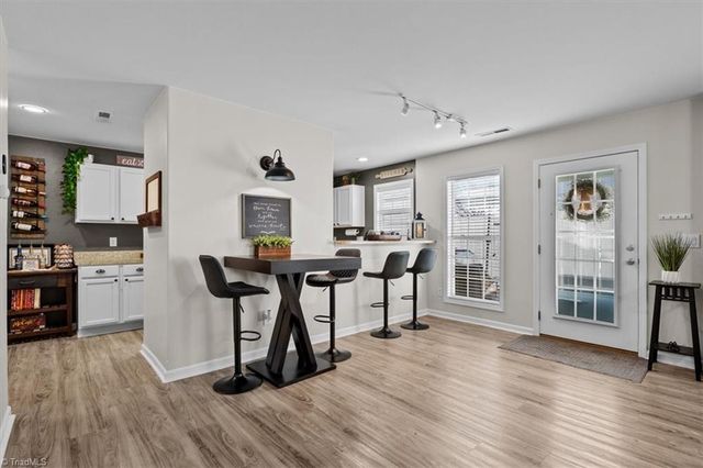 1102 Geoffrey Way, Kernersville, NC 27284