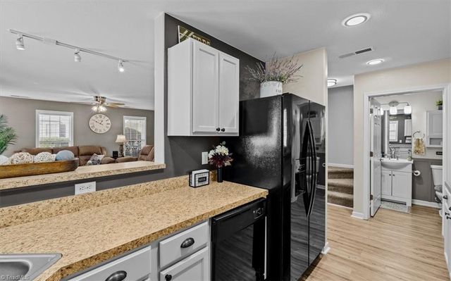 1102 Geoffrey Way, Kernersville, NC 27284