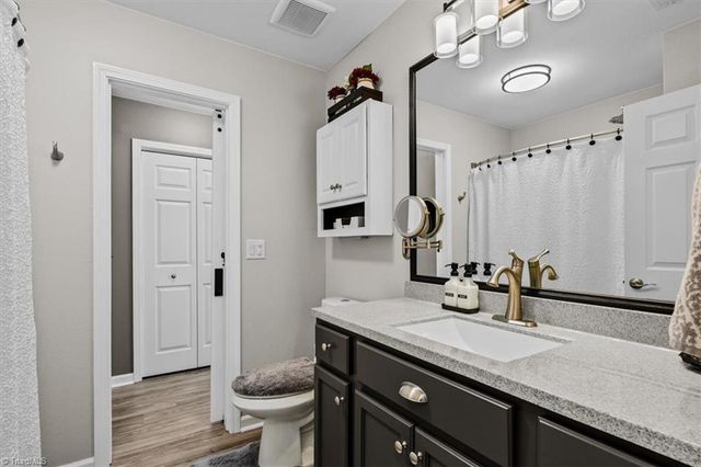 1102 Geoffrey Way, Kernersville, NC 27284