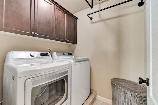 3194 Swift Avenue, Clovis, CA 93619