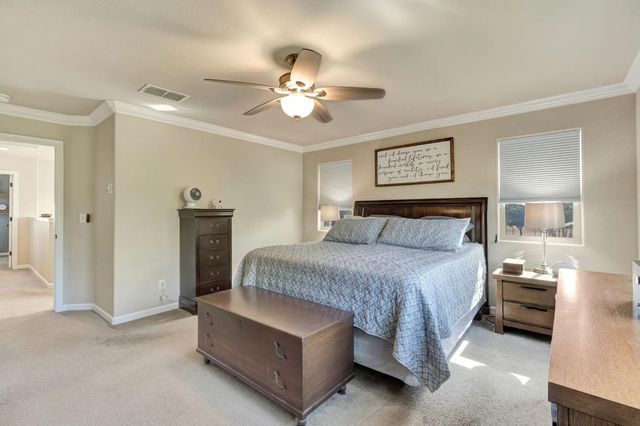 3194 Swift Avenue, Clovis, CA 93619