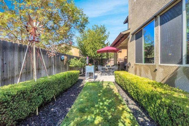 3194 Swift Avenue, Clovis, CA 93619