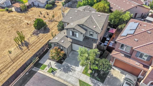 3194 Swift Avenue, Clovis, CA 93619