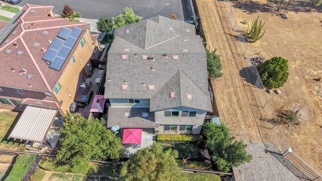 3194 Swift Avenue, Clovis, CA 93619