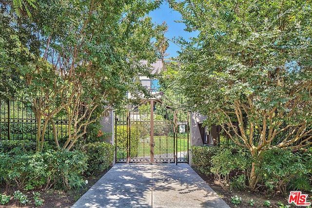 950 N Kings Road 160, West Hollywood, CA 90069