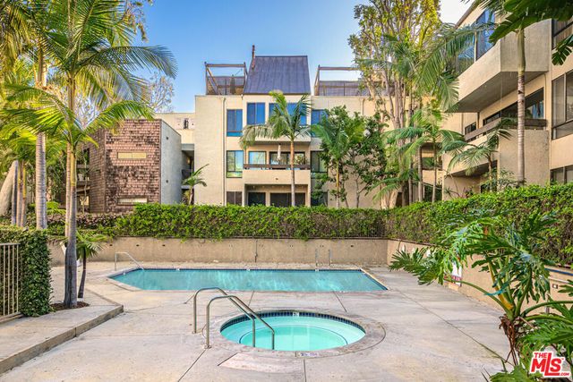 950 N Kings Road 160, West Hollywood, CA 90069