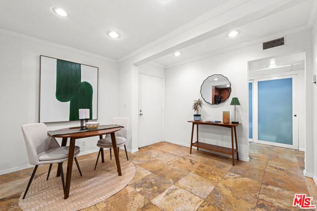 950 N Kings Road 160, West Hollywood, CA 90069