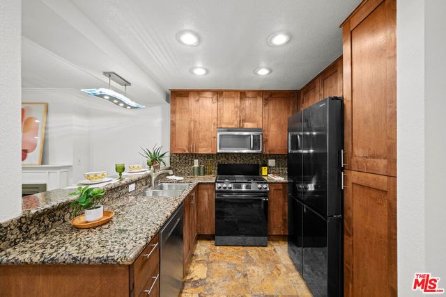 950 N Kings Road 160, West Hollywood, CA 90069