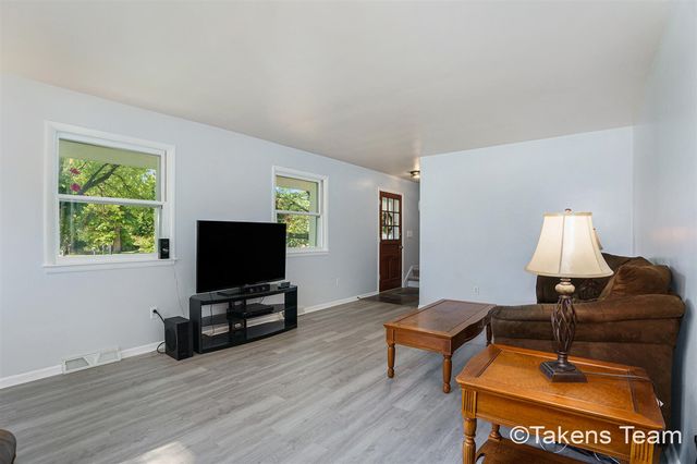 4223 Burton Street, Grand Rapids, MI 49546