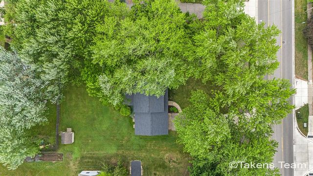 4223 Burton Street, Grand Rapids, MI 49546