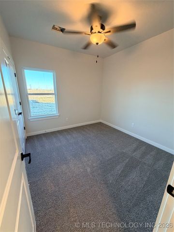 157 W 481 Road, Pryor, OK 74361