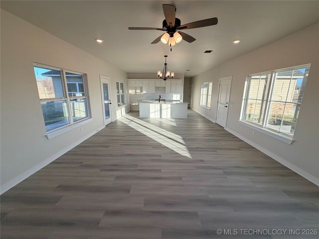 157 W 481 Road, Pryor, OK 74361