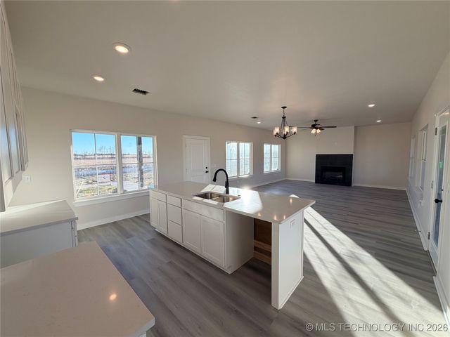 157 W 481 Road, Pryor, OK 74361