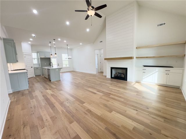 34 Newburgh Drive, Bella Vista, AR 72715