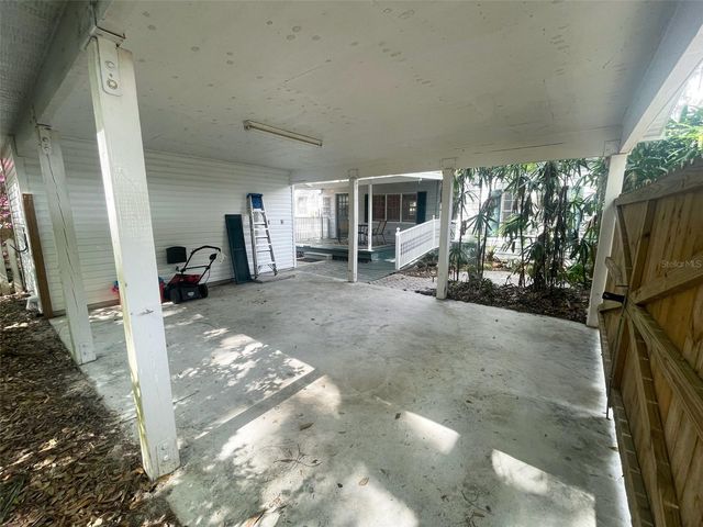 745 NE 10TH AVENUE, Gainesville, FL 32601