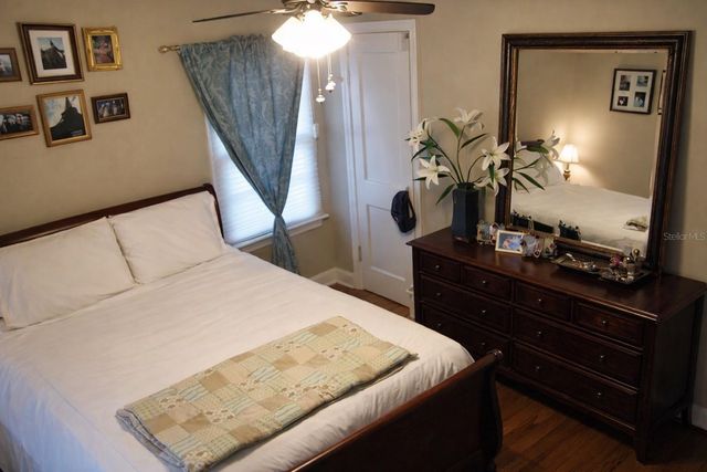 745 NE 10TH AVENUE, Gainesville, FL 32601