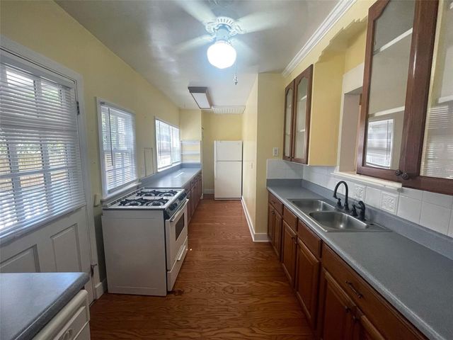 745 NE 10TH AVENUE, Gainesville, FL 32601