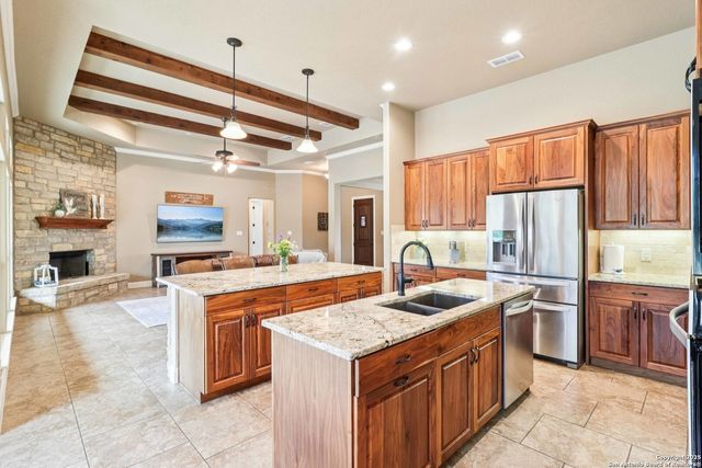 164 Abrego Lake, Floresville, TX 78114