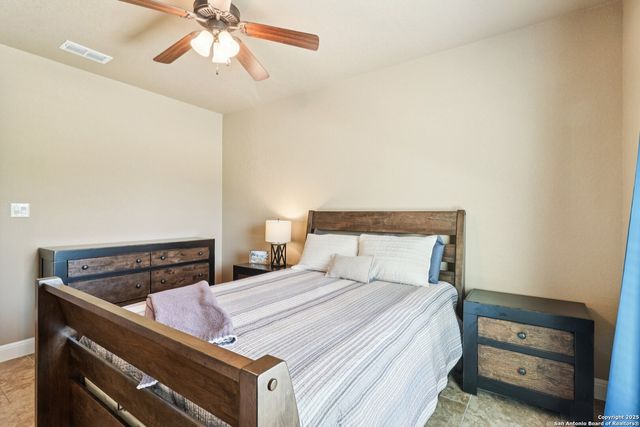 164 Abrego Lake, Floresville, TX 78114