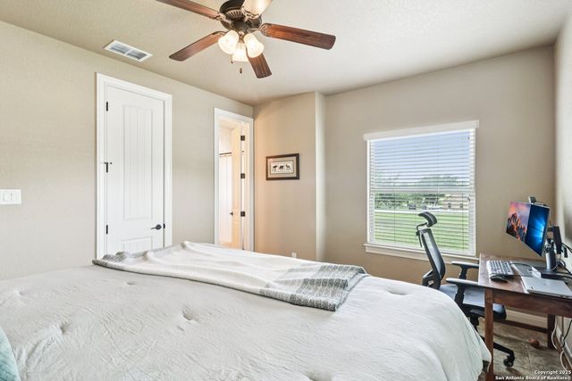 164 Abrego Lake, Floresville, TX 78114