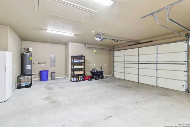 164 Abrego Lake, Floresville, TX 78114