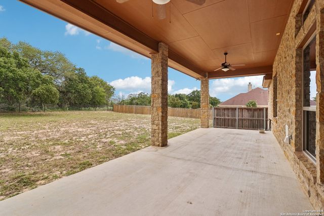 164 Abrego Lake, Floresville, TX 78114