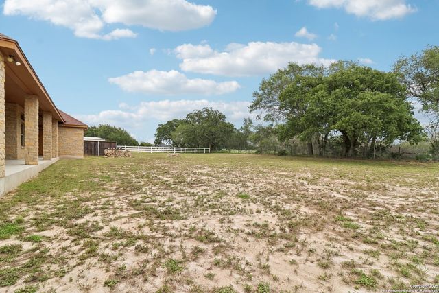 164 Abrego Lake, Floresville, TX 78114