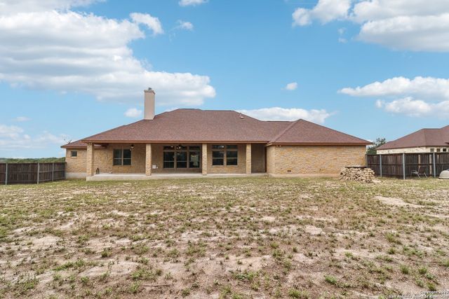 164 Abrego Lake, Floresville, TX 78114