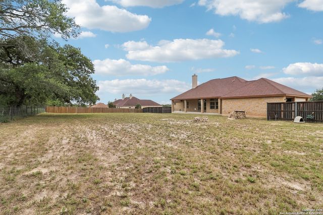 164 Abrego Lake, Floresville, TX 78114