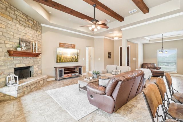 164 Abrego Lake, Floresville, TX 78114