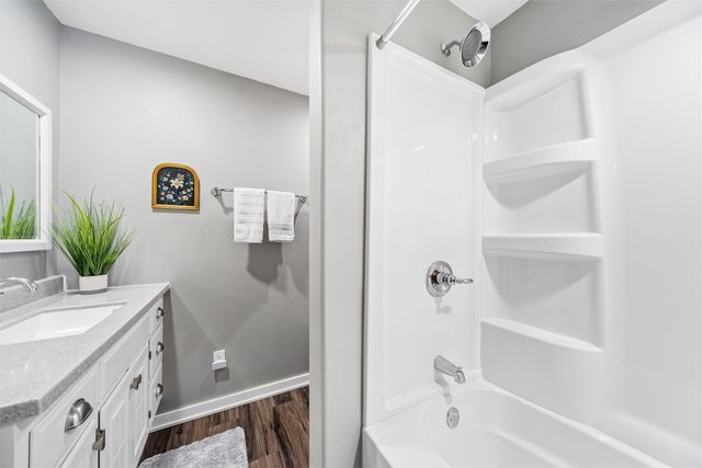 700 Patchett Drive NE, Mitchellville, IA 50169