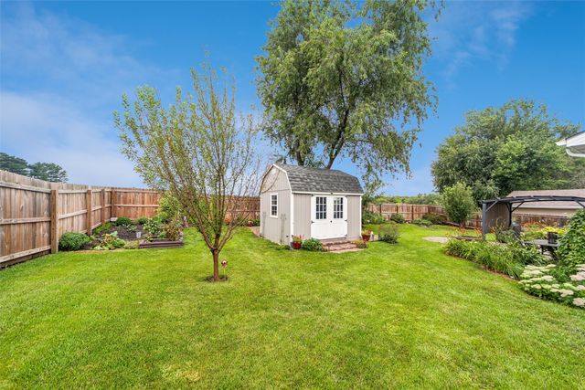 700 Patchett Drive NE, Mitchellville, IA 50169