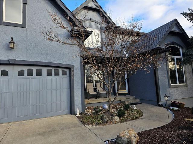 8401 Harbinger Street, Lenexa, KS 66219