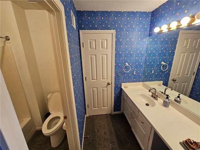 8401 Harbinger Street, Lenexa, KS 66219