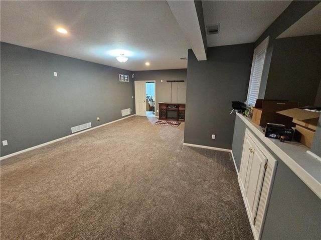 8401 Harbinger Street, Lenexa, KS 66219