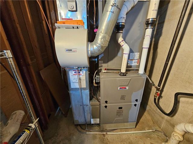 8401 Harbinger Street, Lenexa, KS 66219