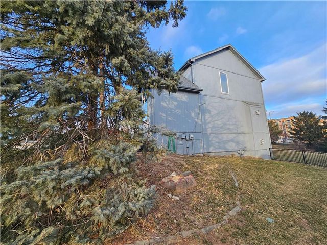 8401 Harbinger Street, Lenexa, KS 66219