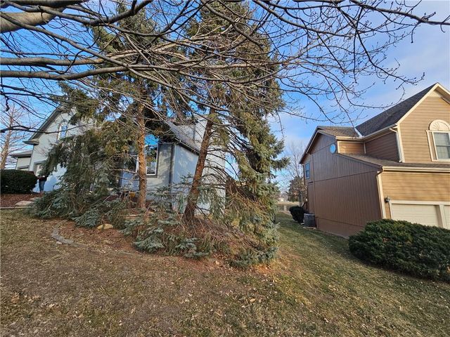 8401 Harbinger Street, Lenexa, KS 66219