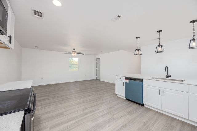 147 Western Lake Drive, Weatherford, TX 76087