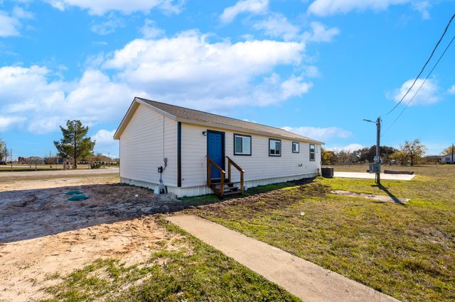 147 Western Lake Drive, Weatherford, TX 76087