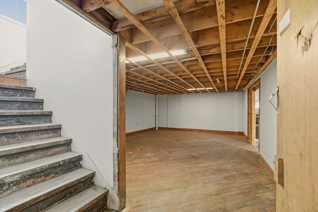 42 Main Road, Tiverton, RI 02878